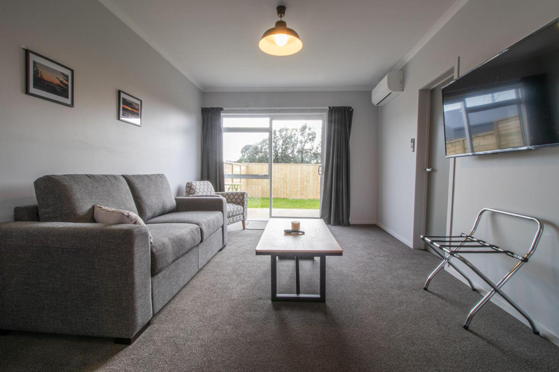 The Flight Pad Window Seat Pet Friendly Apartment Waitara Екстериор снимка